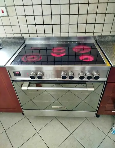 Tecnogas brand 5 zone Electric cooker 90by60 cm