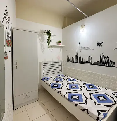 CLEAN & NEAT PARTITION FOR RENT – FRANCE CLUSTER