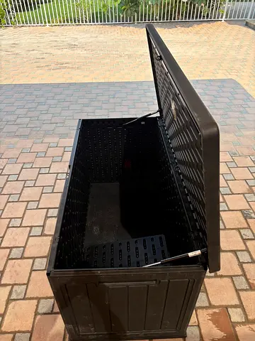 Garden storage box