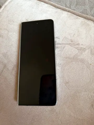 Samsung Fold-4 phone