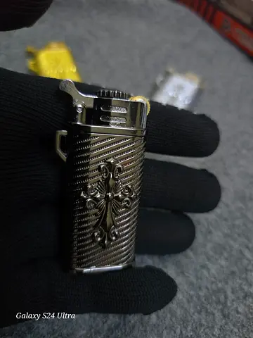 Vintage-style Decorative Metal Cigarette Lighter (New)