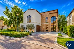 Fully Upgraded | Six Bedrooms | Lake View