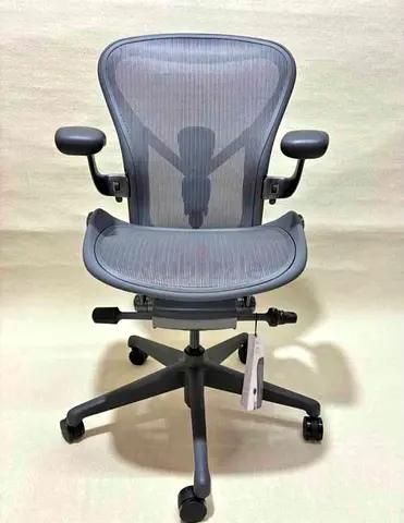 Herman Miller remastered fully loaded Office Chair - Adjustable Armrests & Lumbar Support