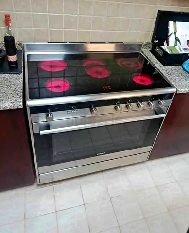 Siemens iq700 Stainless Steel 5-Burner Electric Cooker with Oven - Good Condition