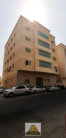بناية للبيع في النعيمية 1 4,800,000 درهم بناية استثمارية مميزة في النعيمية 1 بعجمان، تقع على شارع وسكة، وتقام على أرض بمساحة 3,600 قدم مربع. تتكون الب