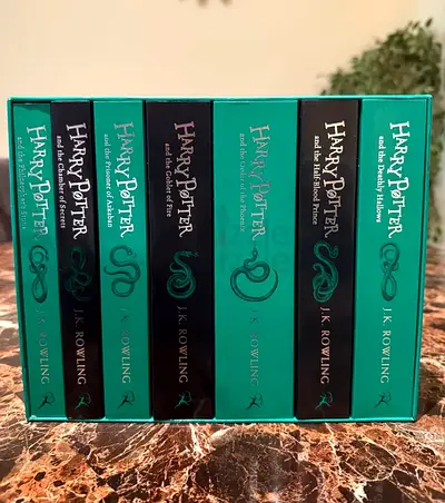Special edition Harry Potter books: Slytherin Version