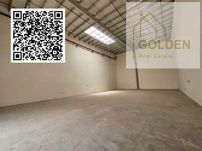 كهرباء 35 كيلو وات وارتفاع 9 متر مناسب لمختلف النشاطات، مستودع جديد أول ساكن على الطريق الرئيسي في موقع مميز، بمساحة 3,500 قدم مربع، مجهز بحمام داخلي