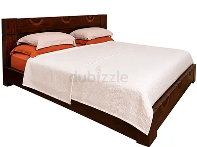 King wooden be with Hotel-Style Premium Mattress and - very good condition