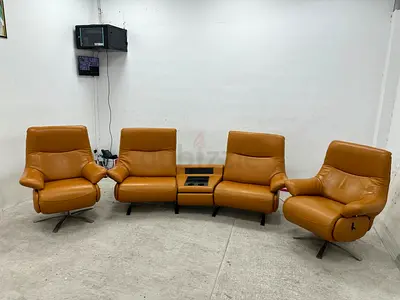 Great condition electric recliner sofa set