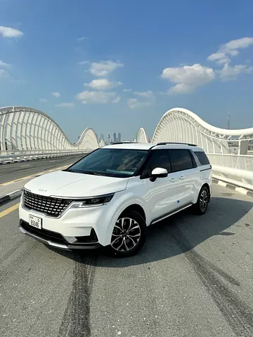 2024 KIA CARNIVAL photo 1