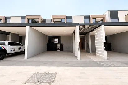Vastu Compliant | Vacant | 3BR + Maid | Single Row | Middle Unit