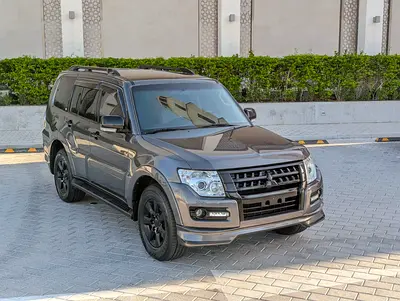 Mitsubishi Pajero GLS 2017 GCC Specs Mid Option V6 3.5L Interior and Exterior well-maintained