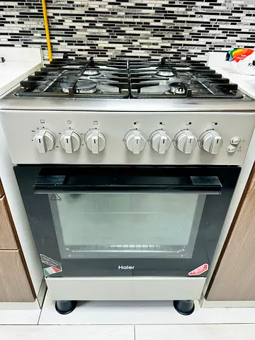 Haier 4-Burner Gas Cooker/Stove with Oven – Like New, Less Than 1 Year Old