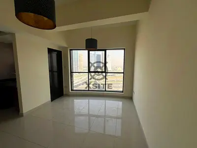 Spacious 1 BR |Unfurnished |Community View