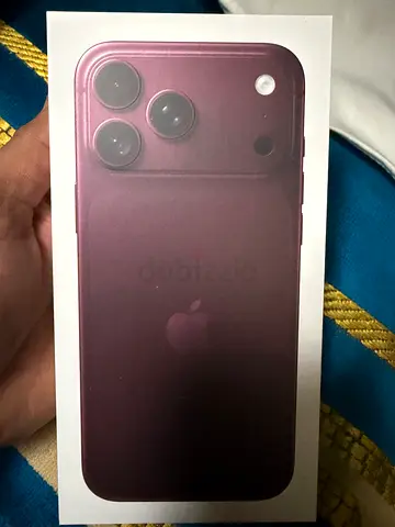 iPhone 18 Pro Max Burgundy colour