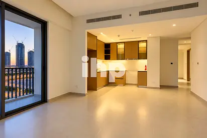 Bright 2BR | Creek Beach | Unfurnished | Vacant