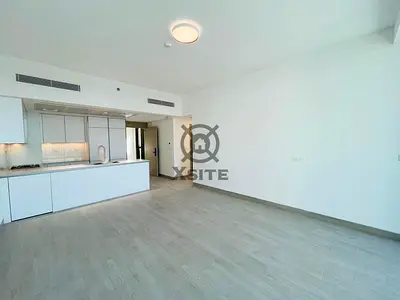 Well-Lit | High Floor | Ready to Move