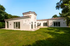 Fully Upgraded | Landscaped | Vacant on Transfer