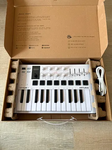 Arturia MiniLab 3 MIDI keyboard, white, boxed