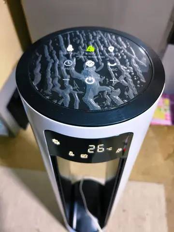 Tower air cooler / purifier - working condition, digital display