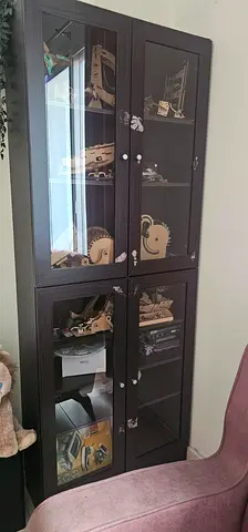 Dark wood glass display cabinet / storage cupboard - good condition