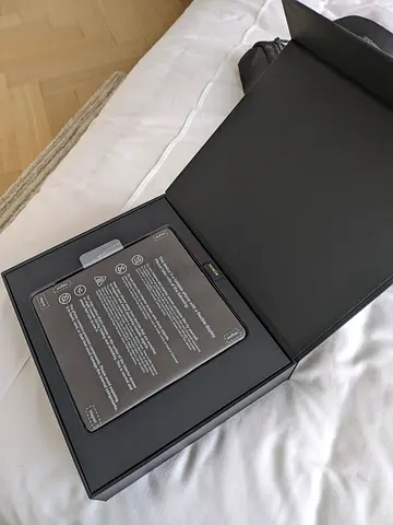 Unused and in-box Honor Magic v2, slashed price