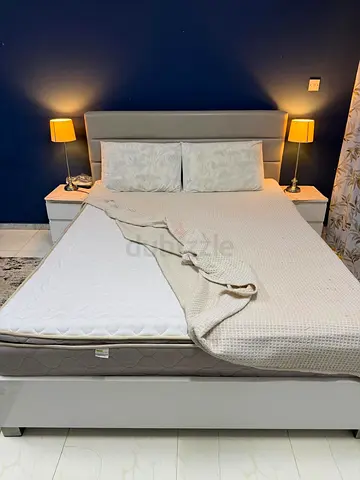 Home Centre Bed 160x200 with matress