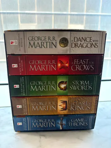 🐺📚 GAME OF THRONES – COMPLETE BOOK SET FOR SALE! ⚔️🔥