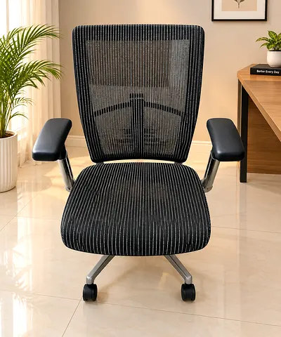 Comfortable Black Mesh Ergonomic Office Chair with Armrests and Wheels