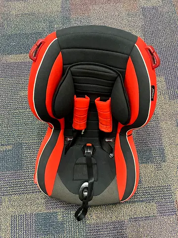 Red & Black Baby Car Seat – Excellent