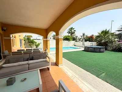 Single Row | Private Pool | Vastu Compliant