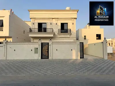 فيلا كلاسيكية  فاخرة في الحليو 2 على شارع   شامل رسوم التسجيل ،5  غرف  ورووف