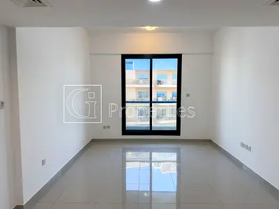 تصميم واسع | جاهزة للسكن | شاغرة