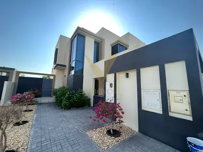 CAMEL TRACK VIEW | LANDSCAPED | 4 BED + M