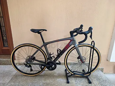 Carbon Road Bike trek SL5 - Lightweight, Shimano 105 Groupset , size 52