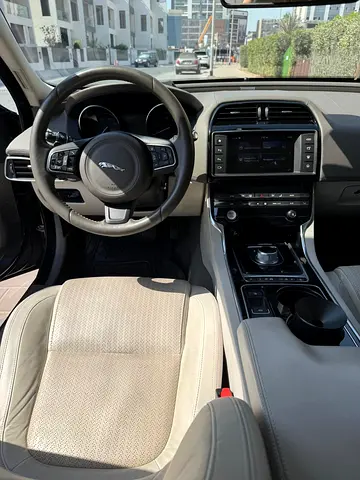 2016 Jaguar XE 缩略图 16