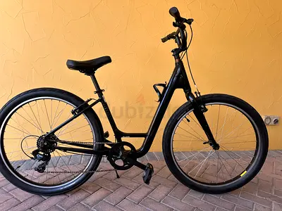 Specialized Roll 2.0 Low Entry Comfort Bike - Size M - Mint Condition