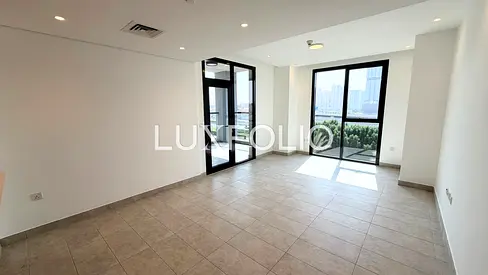12 Cheques | Large Layout | Vacant Now