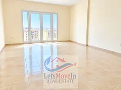Hot Deal!!Un furnished !!2bhk for rent in Cbd Building ..............