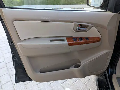 2011 Toyota FORTUNER — фото 10