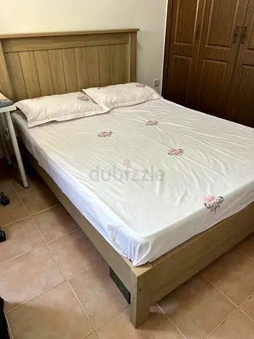 Queen size cot