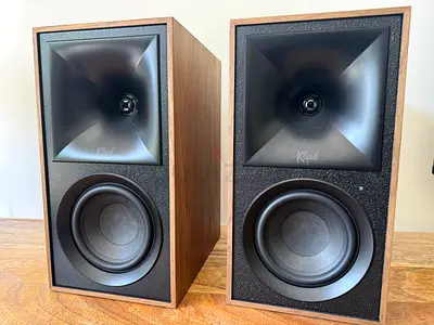 Pair of Klipsch-style bookshelf speakers – compact two-way monitors