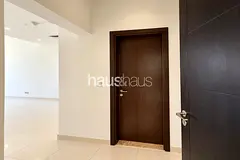 Large Studio | Canal View | Separate Kitchen
