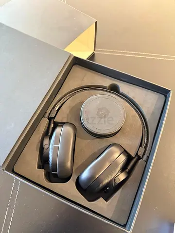 Master & Dynamic Premium Headphones – Black