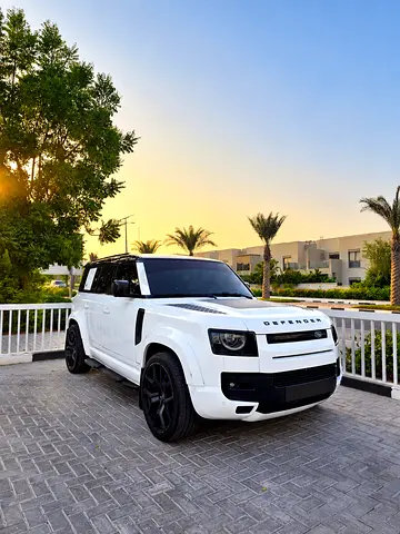 Land Rover Defender 110 HSE P400 2022 GCC Specs Warranty at Al Tayer and FSH