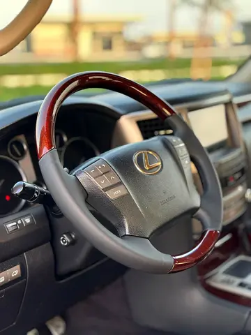 2015 Lexus LX-SERIES — фото 9