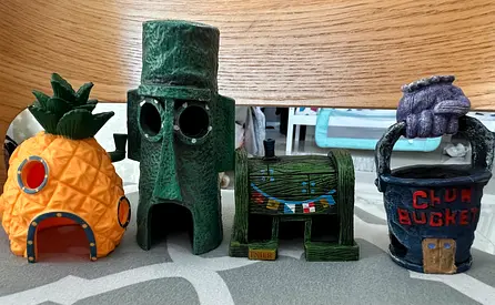 Set of 4 SpongeBob-themed Aquarium Ornaments (Pineapple, Easter Island, Restaurant, Chum Bucket)