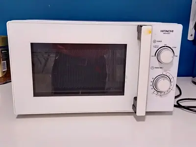 Hitachi compact manual microwave oven - good working condition