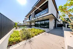 Stunning 5BR Villa | Premium Community | Park Facing