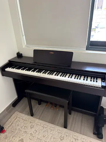 Yamaha YDP-103 Digital Piano with Stand and Pedals - Great Condition